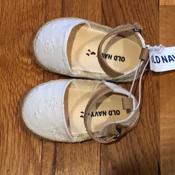 Old Navy Other - NWT baby girl shoes